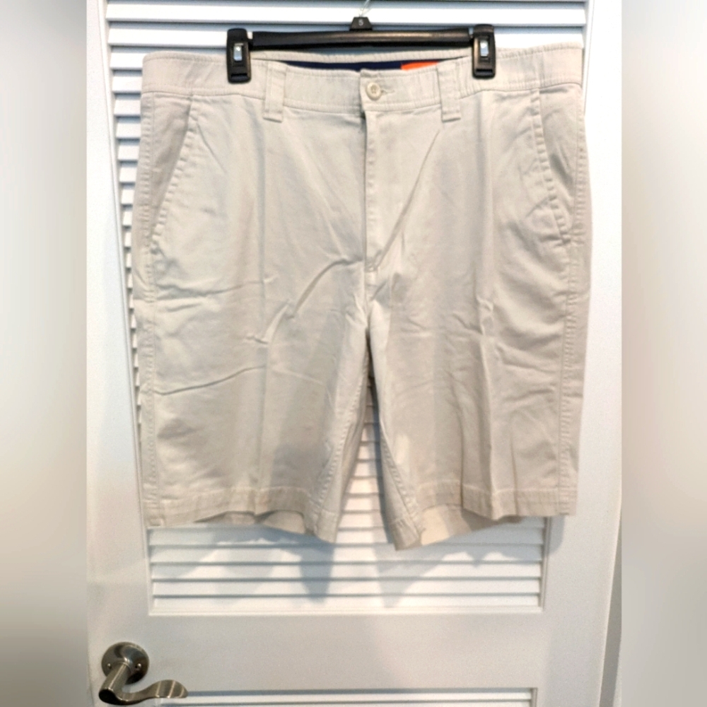 Men's Size 38 Shorts 22" Long  New